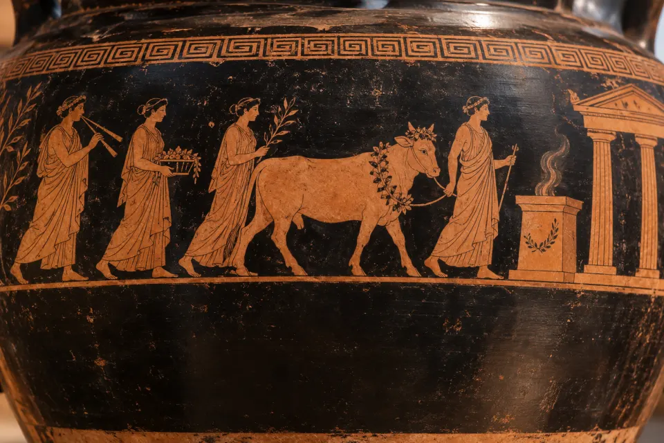 A Greek procession leading a garlanded heifer toward an altar before a Doric temple, citizens in chitons and himations, a flute-player, smoke rising from the altar, as an Attic vase painting, hard clear daylight