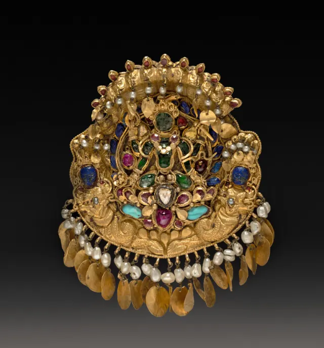 Pendant with Four-armed Green Vishnu on a lotus with Nagas